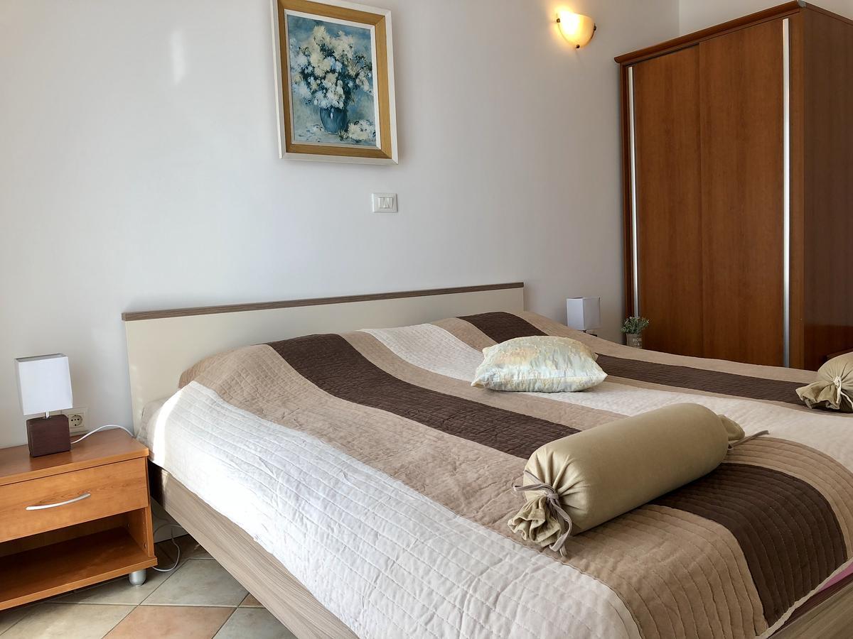 Apartment Dana Rovinj Bagian luar foto